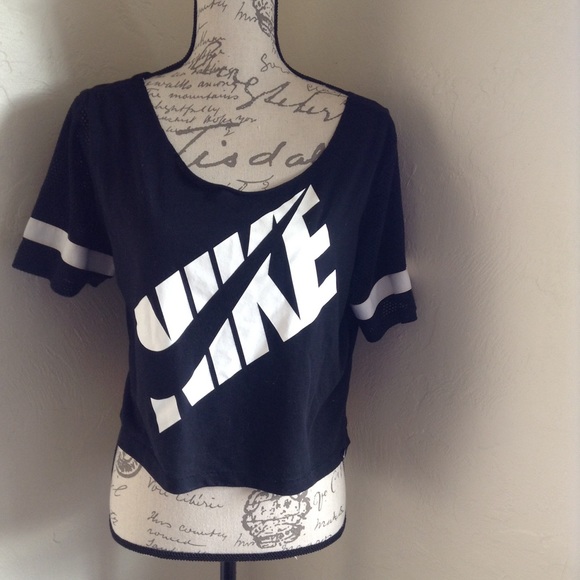 Nike Tops - Nike Black Crop Top